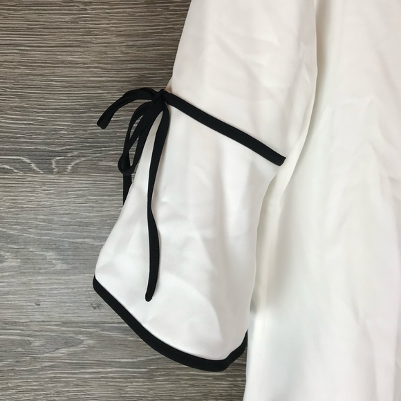 Calvin Klein Contrast Trim Elbow Sleeve top NWT - Picture 5 of 8